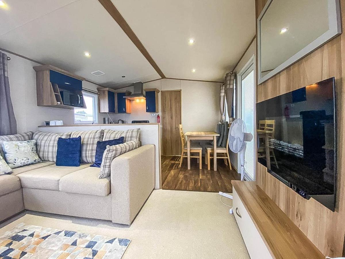 فندق Lovely 6 Berth Caravan With Decking And Wifi In Kent, Ref 47017C وايتستابل المظهر الخارجي الصورة