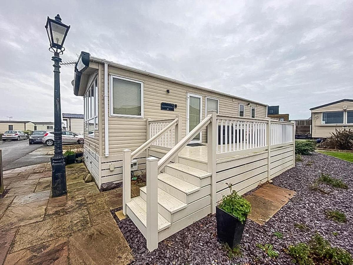 فندق Lovely 6 Berth Caravan With Decking And Wifi In Kent, Ref 47017C وايتستابل المظهر الخارجي الصورة