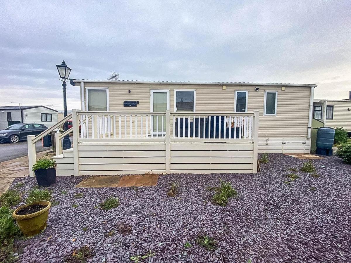 فندق Lovely 6 Berth Caravan With Decking And Wifi In Kent, Ref 47017C وايتستابل المظهر الخارجي الصورة