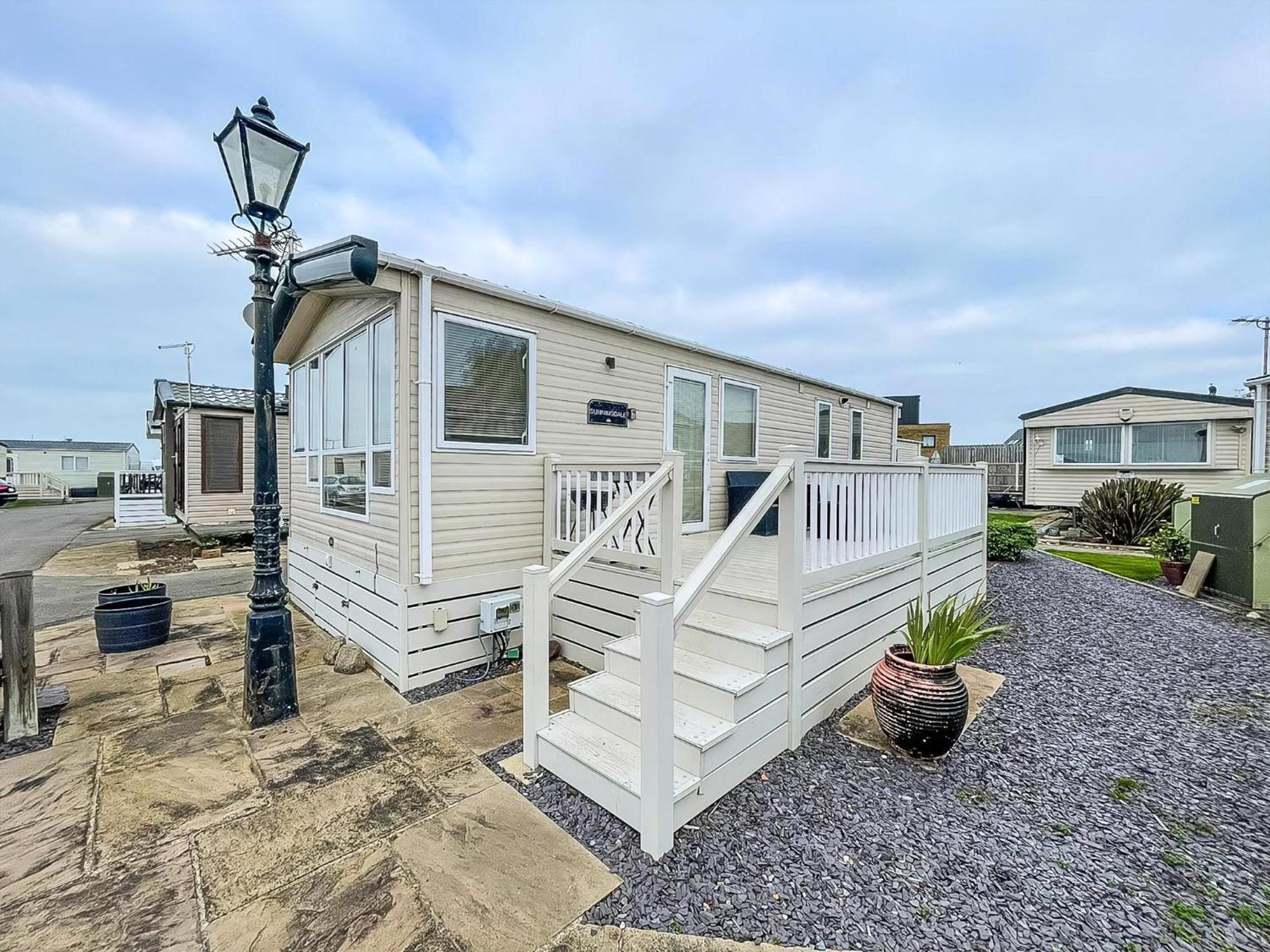 فندق Lovely 6 Berth Caravan With Decking And Wifi In Kent, Ref 47017C وايتستابل المظهر الخارجي الصورة