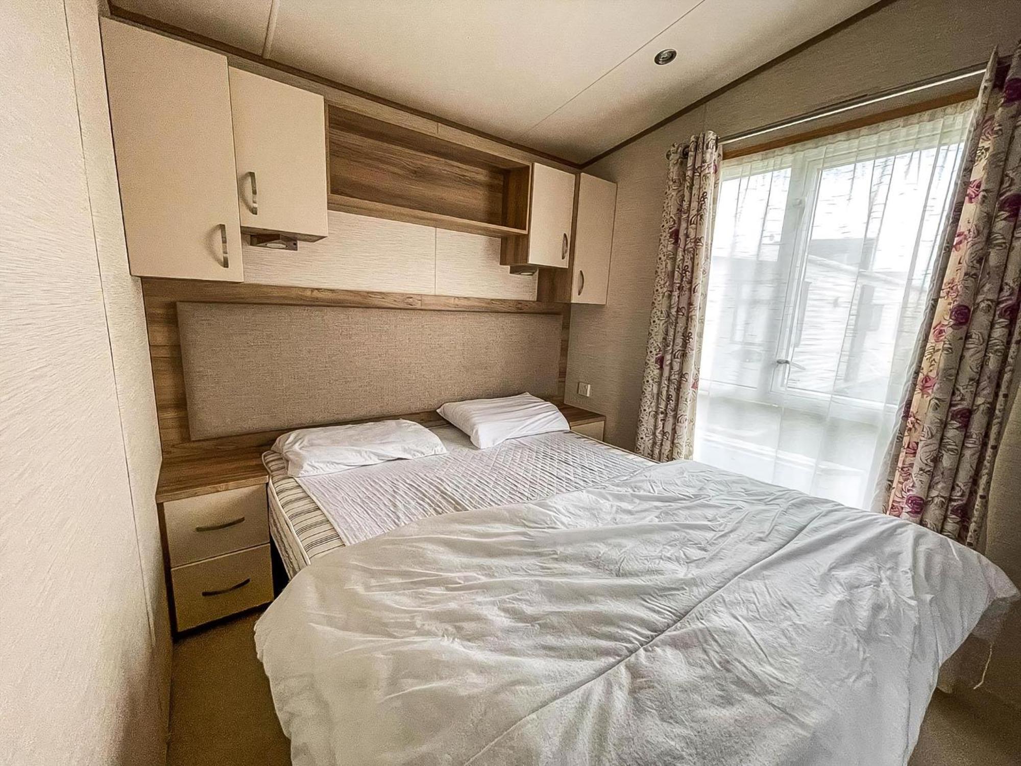 فندق Lovely 6 Berth Caravan With Decking And Wifi In Kent, Ref 47017C وايتستابل المظهر الخارجي الصورة